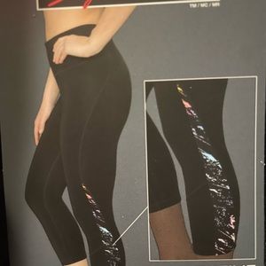 Kirkland ladies reflective crop tight for working out/running/walking. New